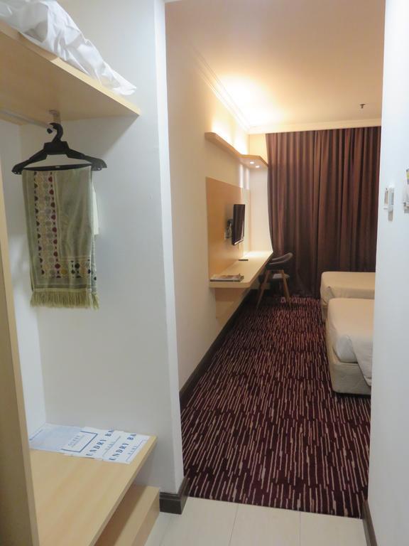 Rhr Hotel Kajang Exterior photo