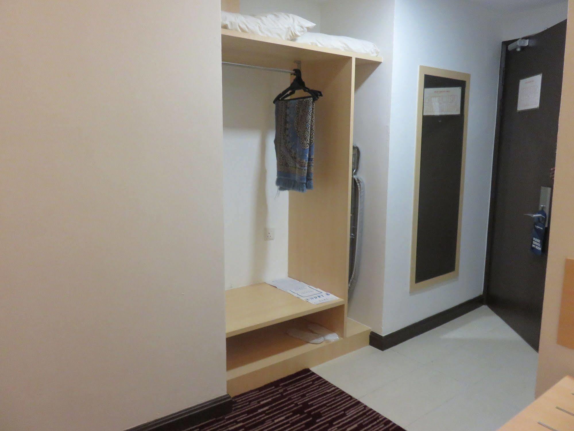 Rhr Hotel Kajang Exterior photo