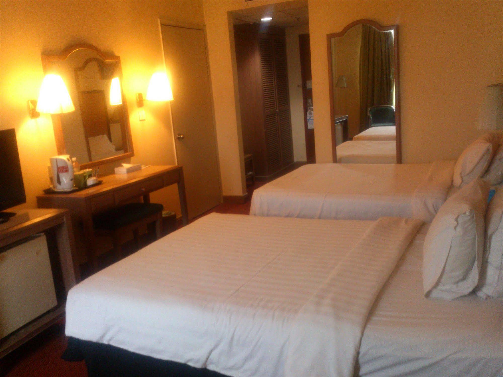 Rhr Hotel Kajang Exterior photo