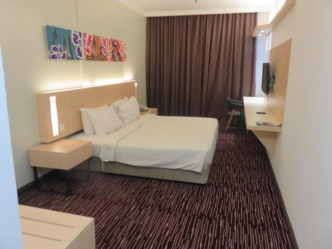 Rhr Hotel Kajang Exterior photo