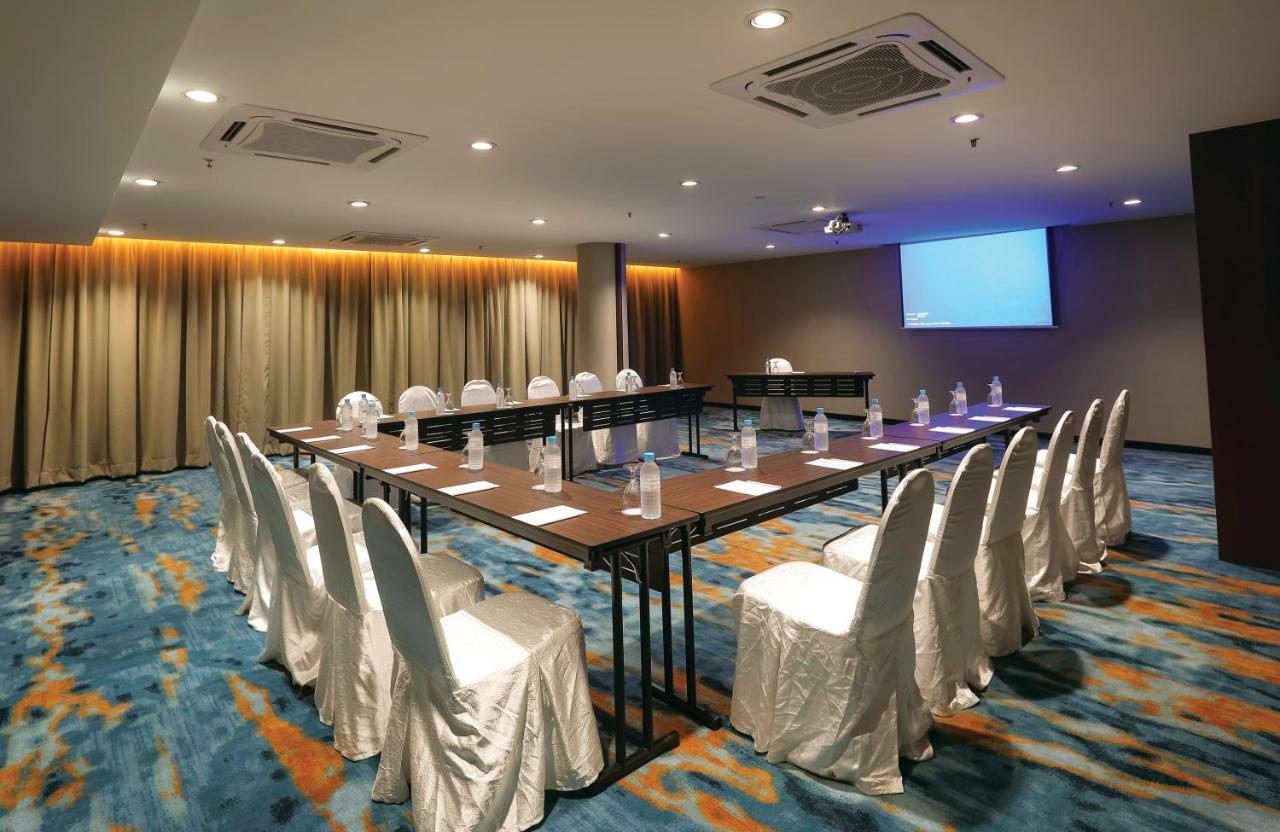 Rhr Hotel Kajang Exterior photo