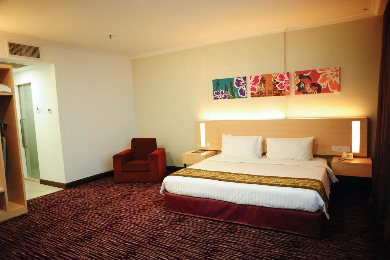 Rhr Hotel Kajang Room photo